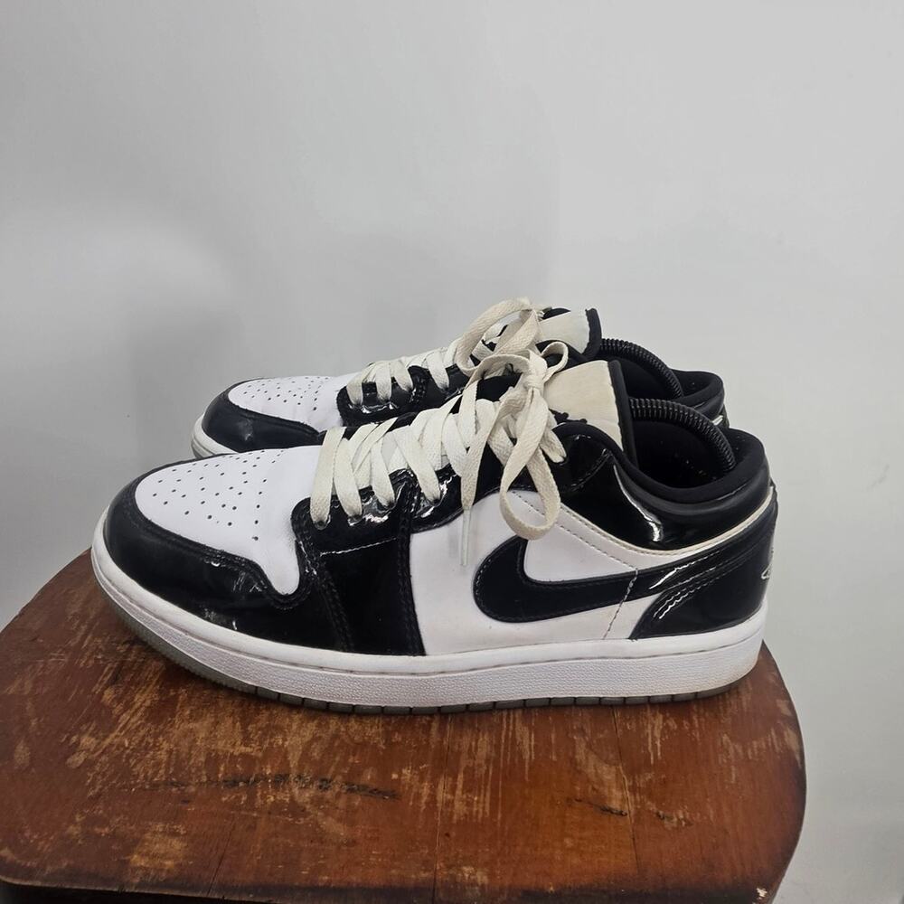 Men's Nike Jordan 1 Low SE Concord Size 9 Black White Patent Leather